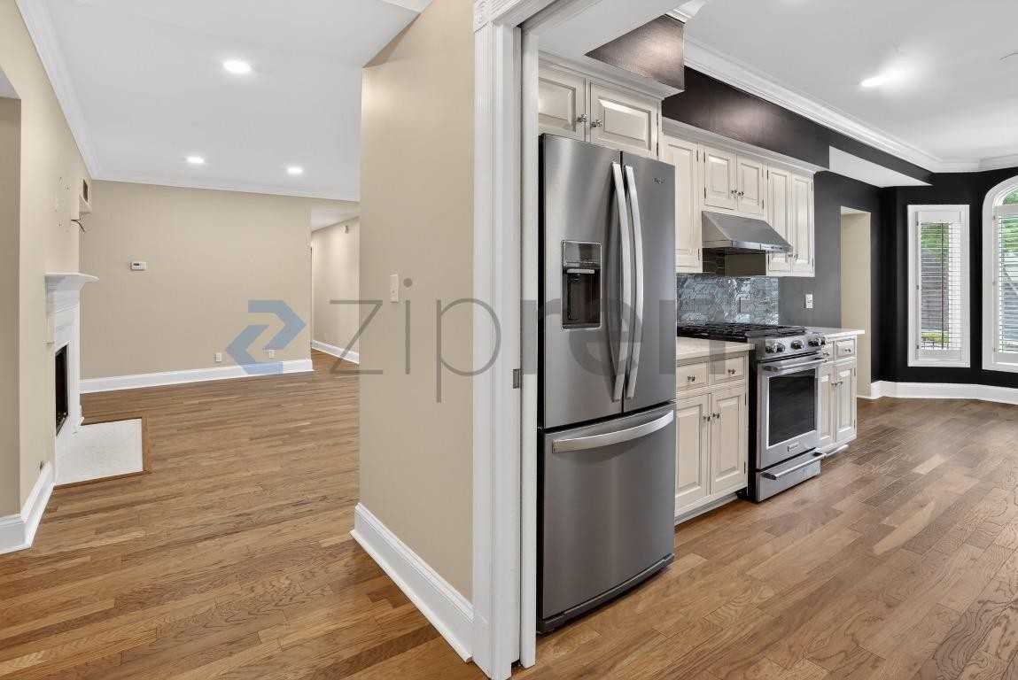 3638 Peachtree Rd Ne #206 - Photo 4 of 27