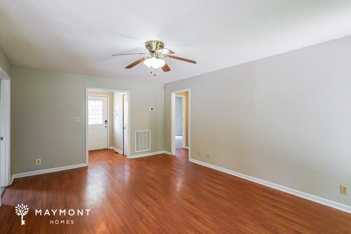 323 Southern Dr - Photo 4 of 14