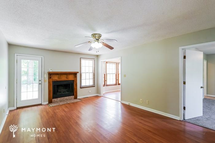 323 Southern Dr - Photo 5 of 14