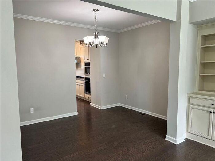 516 Sunset Park Dr - Photo 3 of 12