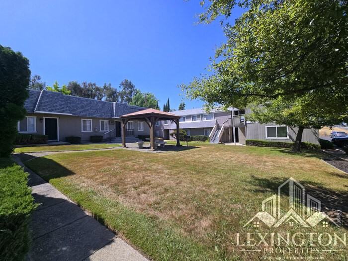 902 Lawton Ave #8 - Photo 3 of 19