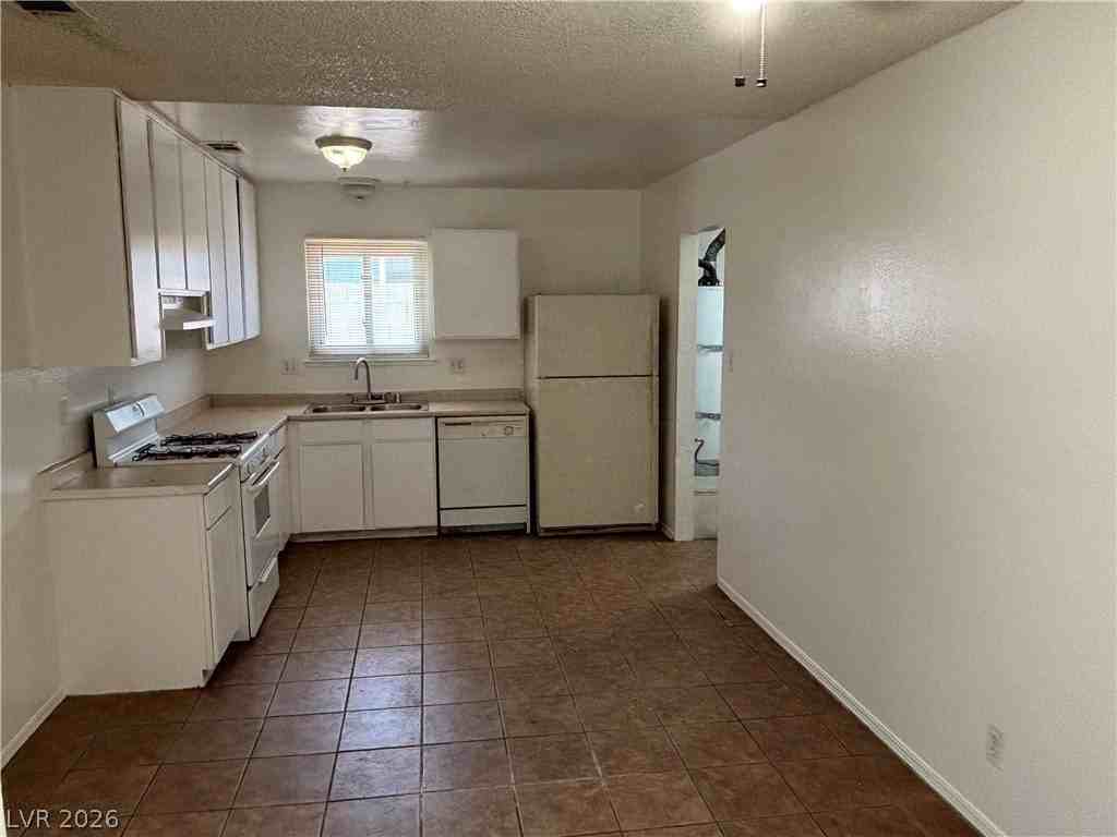 213 Yellow Sky St - Photo 7 of 7