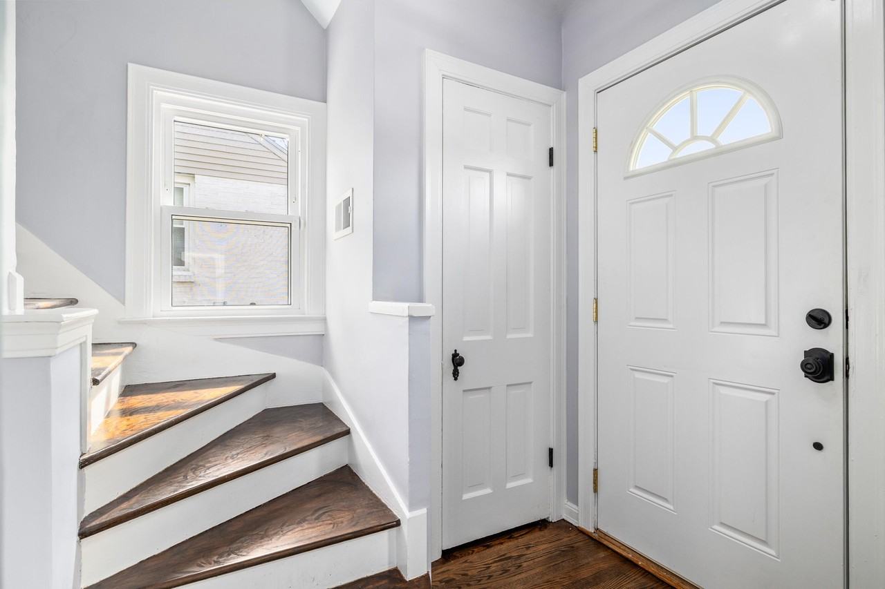 513 Alger St Se - Photo 2 of 31