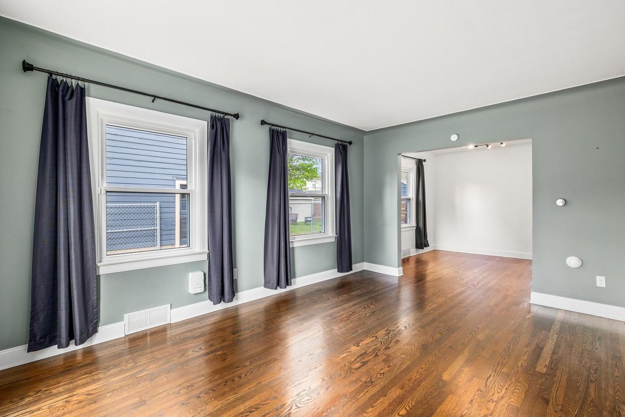 513 Alger St Se - Photo 3 of 31