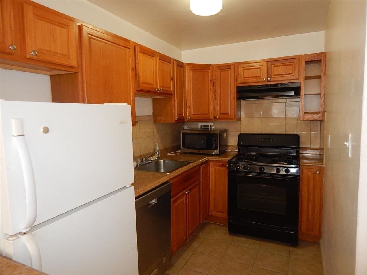 280 LUIS M MARIN BLVD #6M - Photo 4 of 8