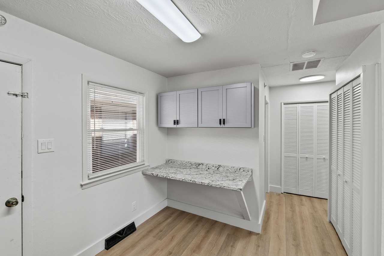 520 Booker St #4 - Photo 3 of 29