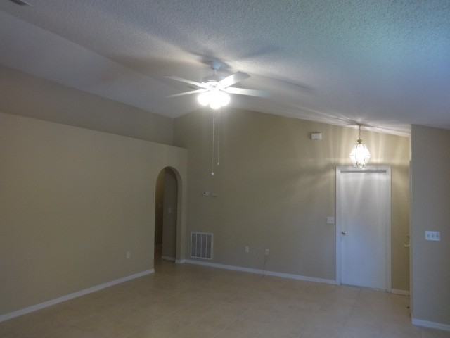 2056 Redwood Cir - Photo 2 of 12