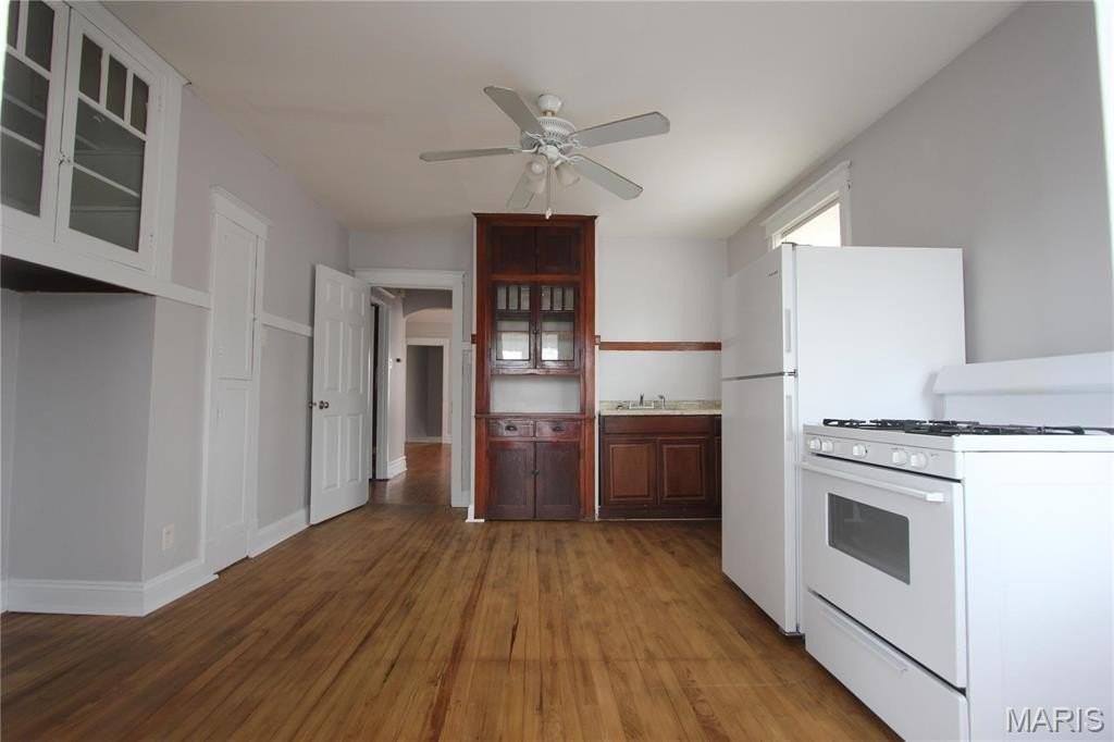 5422 Rhodes Ave #2F - Photo 4 of 14
