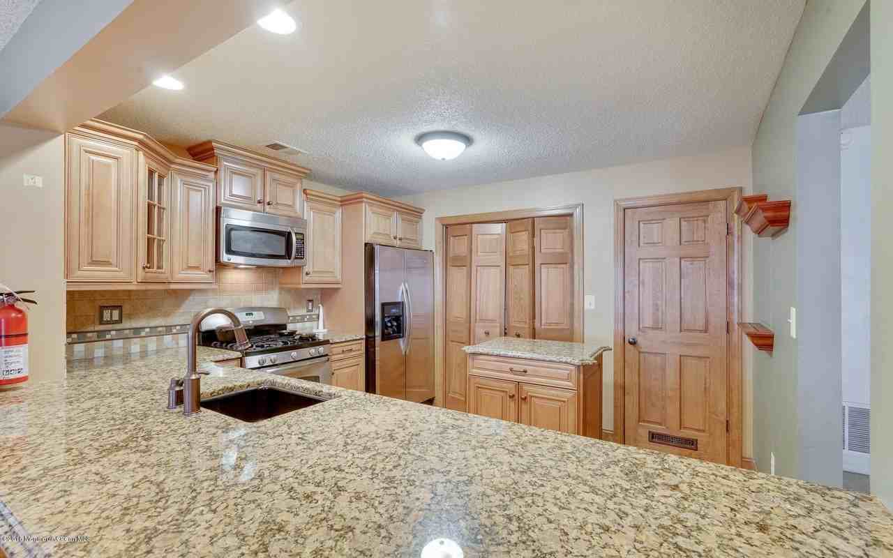 51 Richmond Ct - Photo 5 of 30