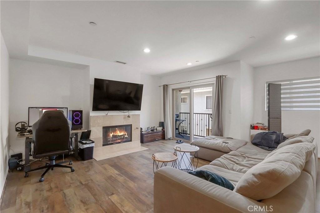 1611 W 208th St #3 - Photo 4 of 23