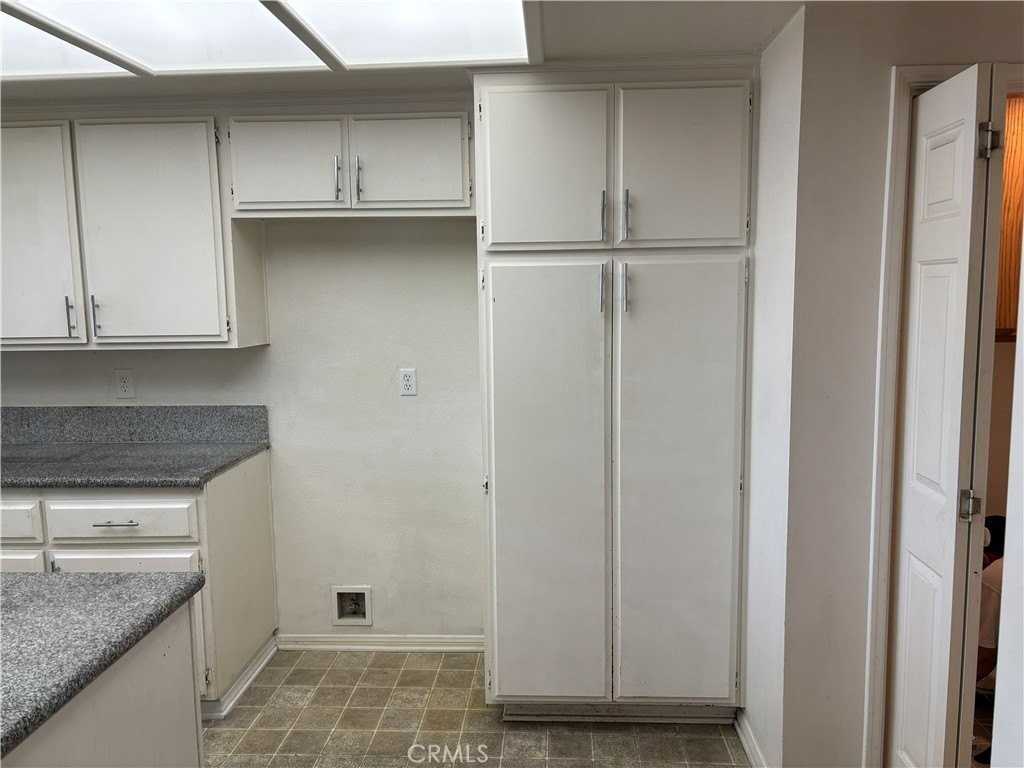 17215 Patronella Ave #A - Photo 5 of 16