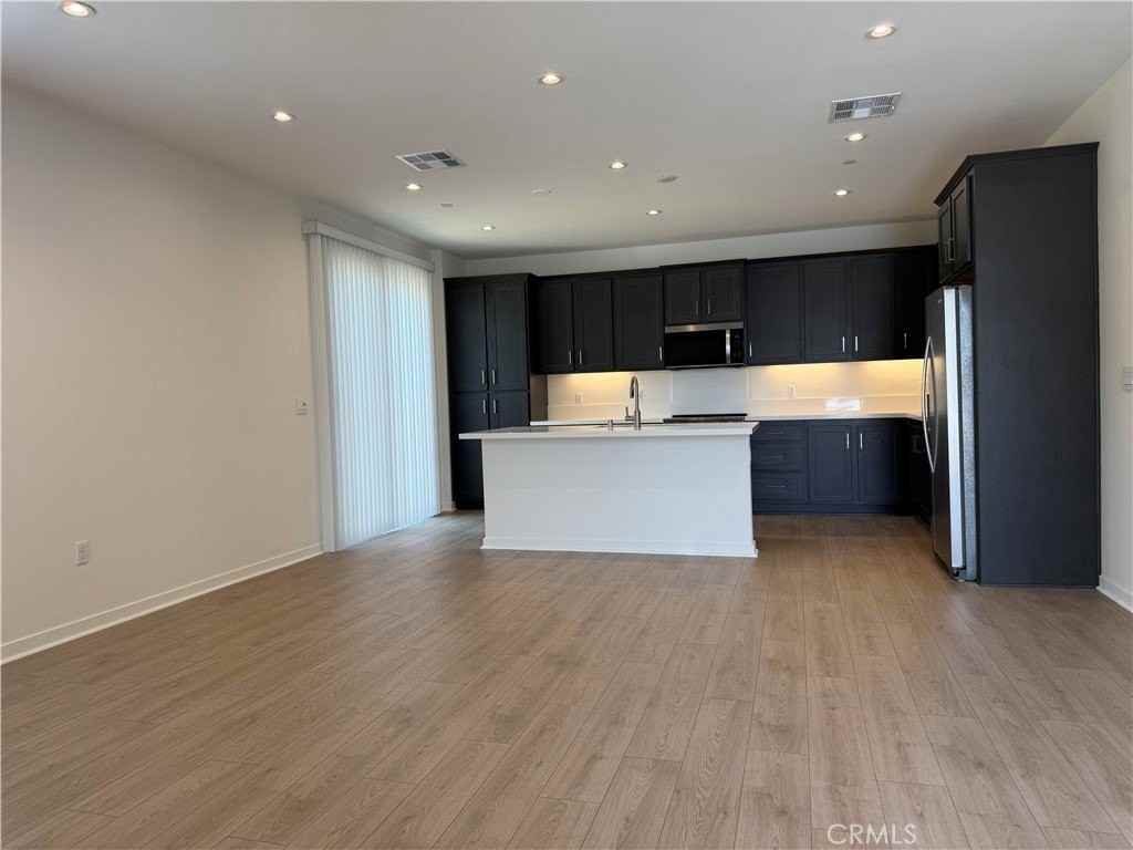 6331 Sierra Vista Ln - Photo 3 of 26