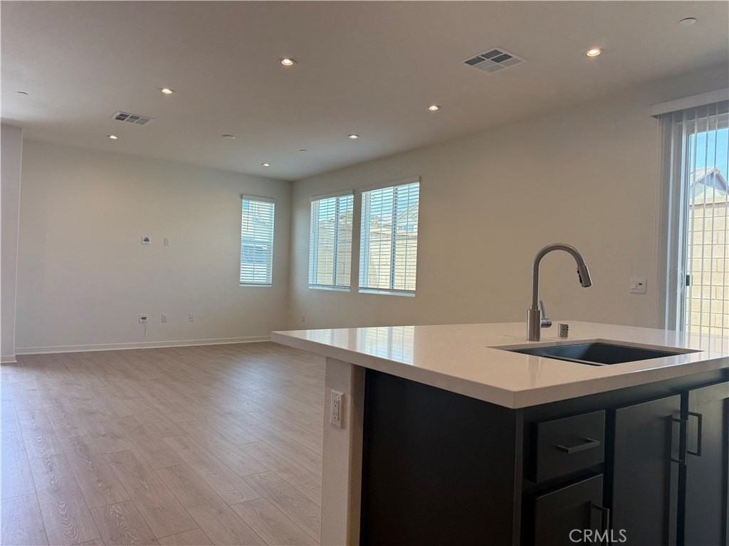 6331 Sierra Vista Ln - Photo 4 of 26
