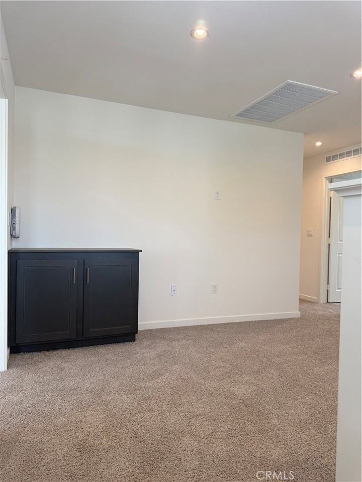 6331 Sierra Vista Ln - Photo 7 of 26