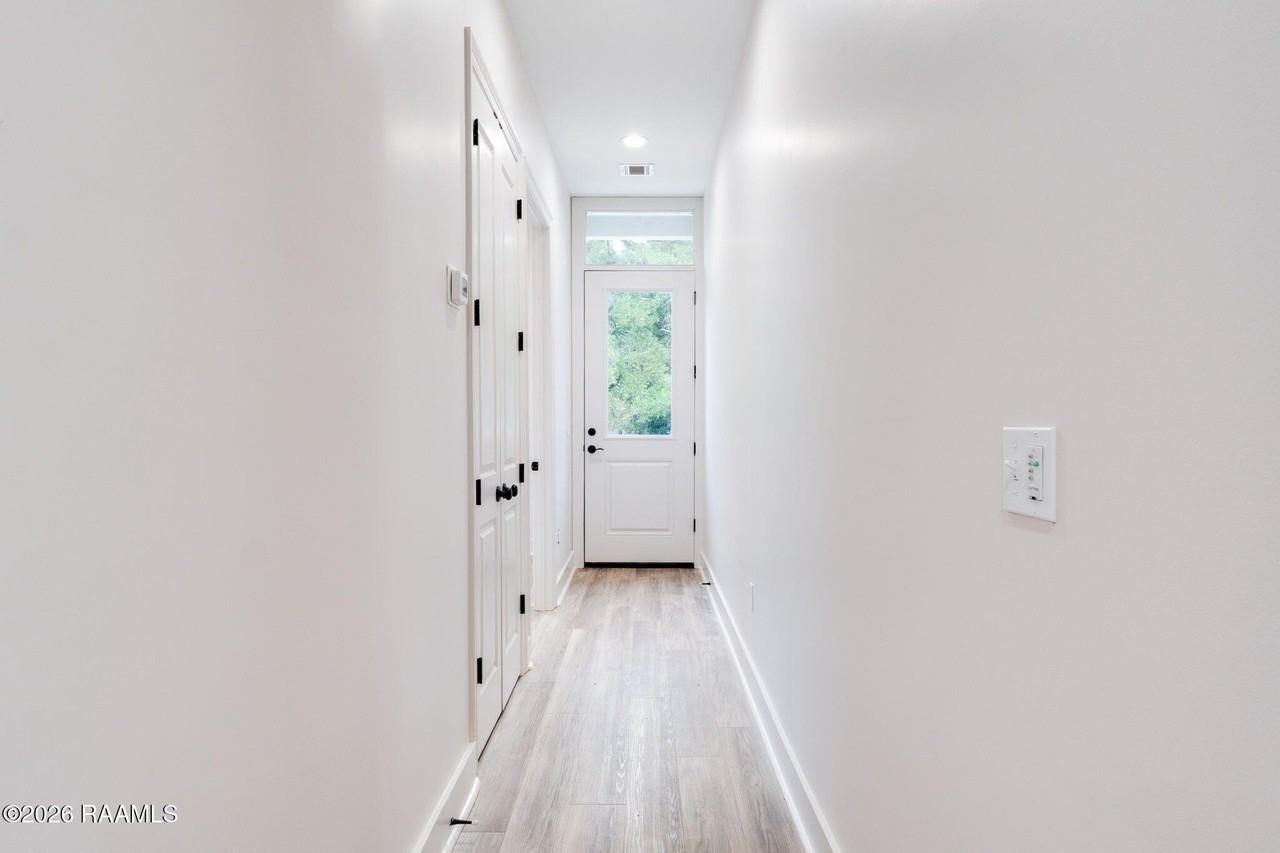 122 S Jefferson St - Photo 6 of 11