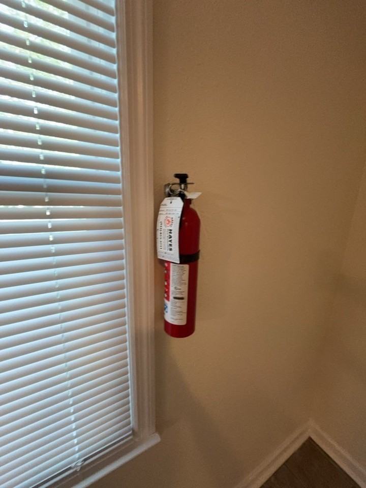702 Couch St - Photo 6 of 12