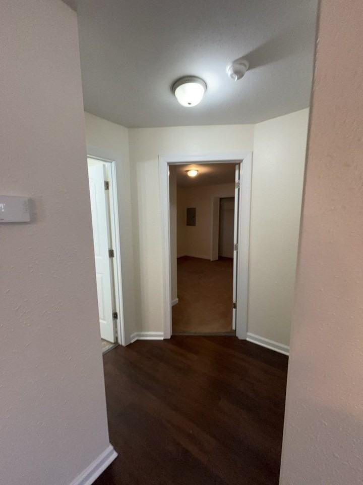 702 Couch St - Photo 7 of 12