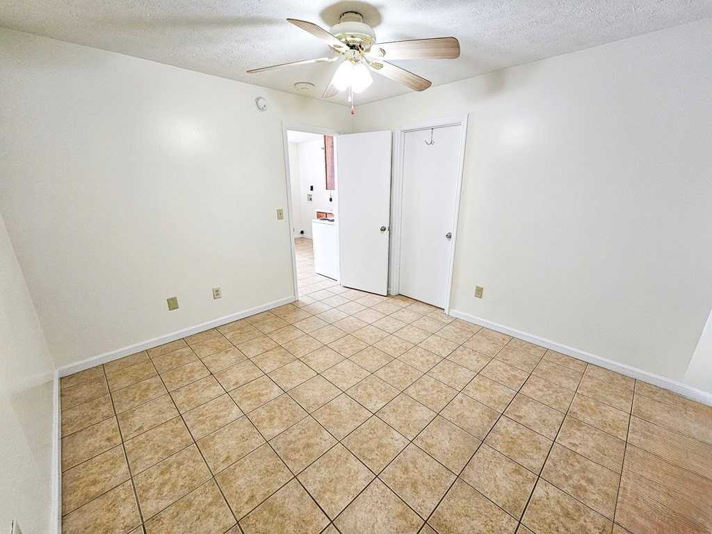 235 Vinewood Rd Apt K1 - Photo 5 of 10