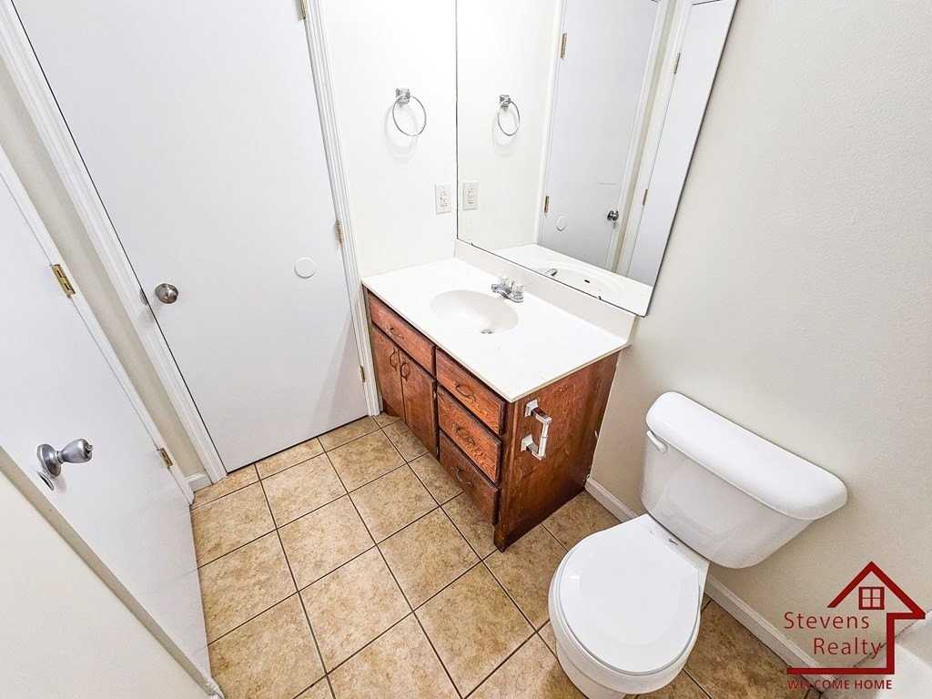 235 Vinewood Rd Apt K1 - Photo 6 of 10