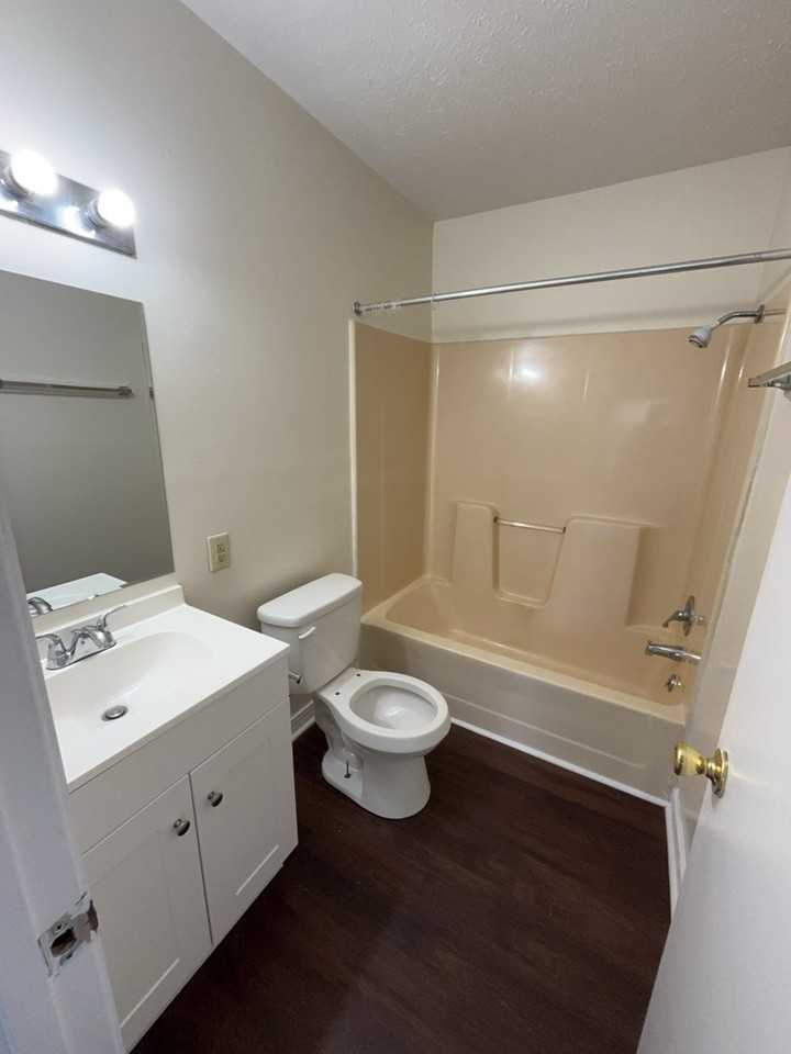 166 Dogwood Pointe Dr - Photo 4 of 9