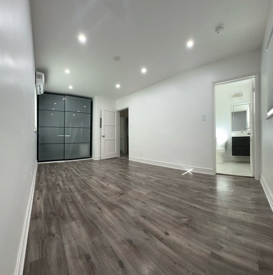 307 N Hollywood Way #B - Photo 7 of 10