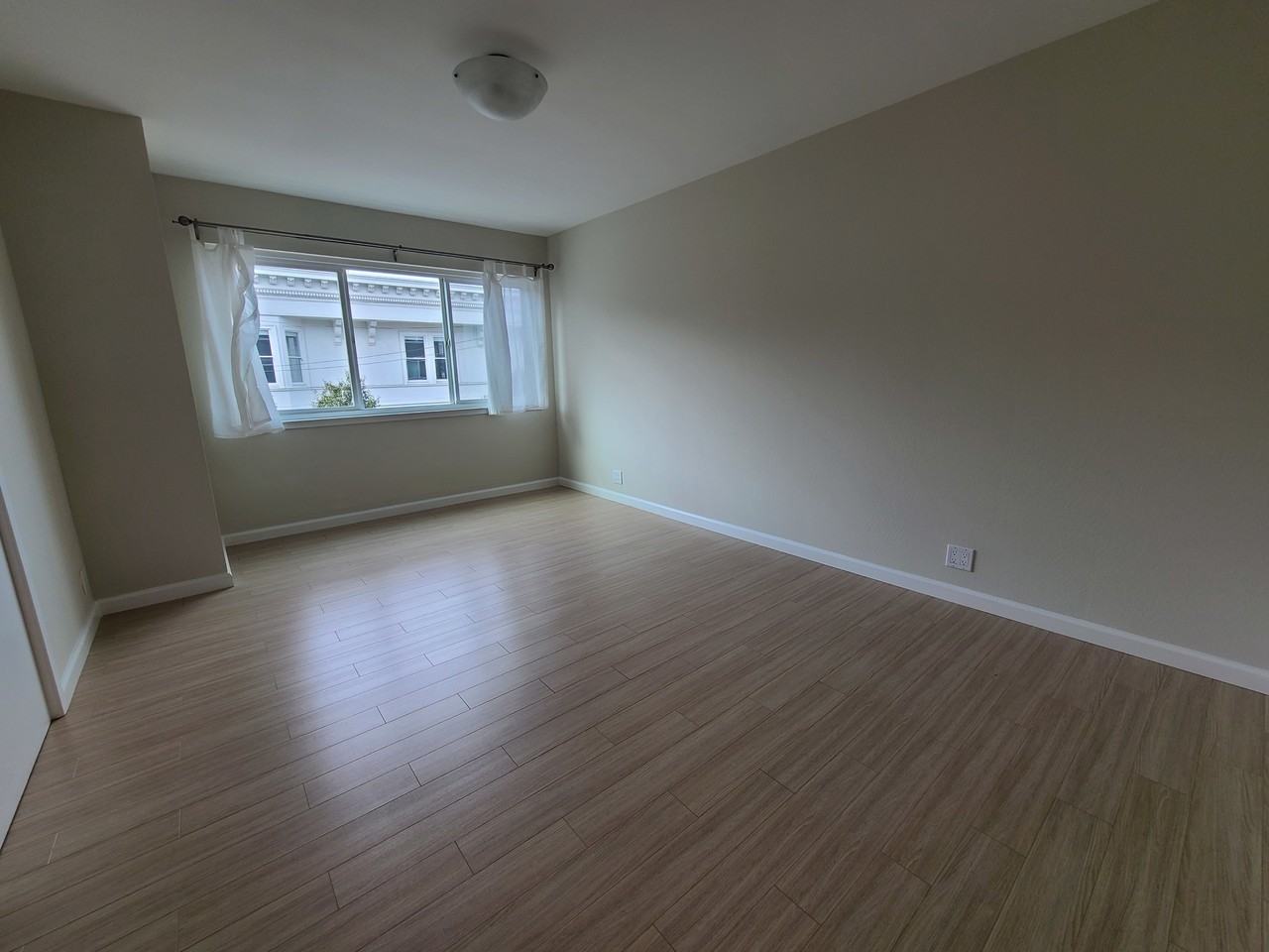1400 Castro St #4 - Photo 3 of 13