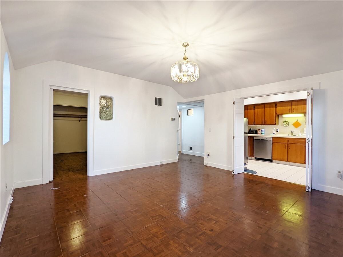 1550 Beach St #A - Photo 3 of 16