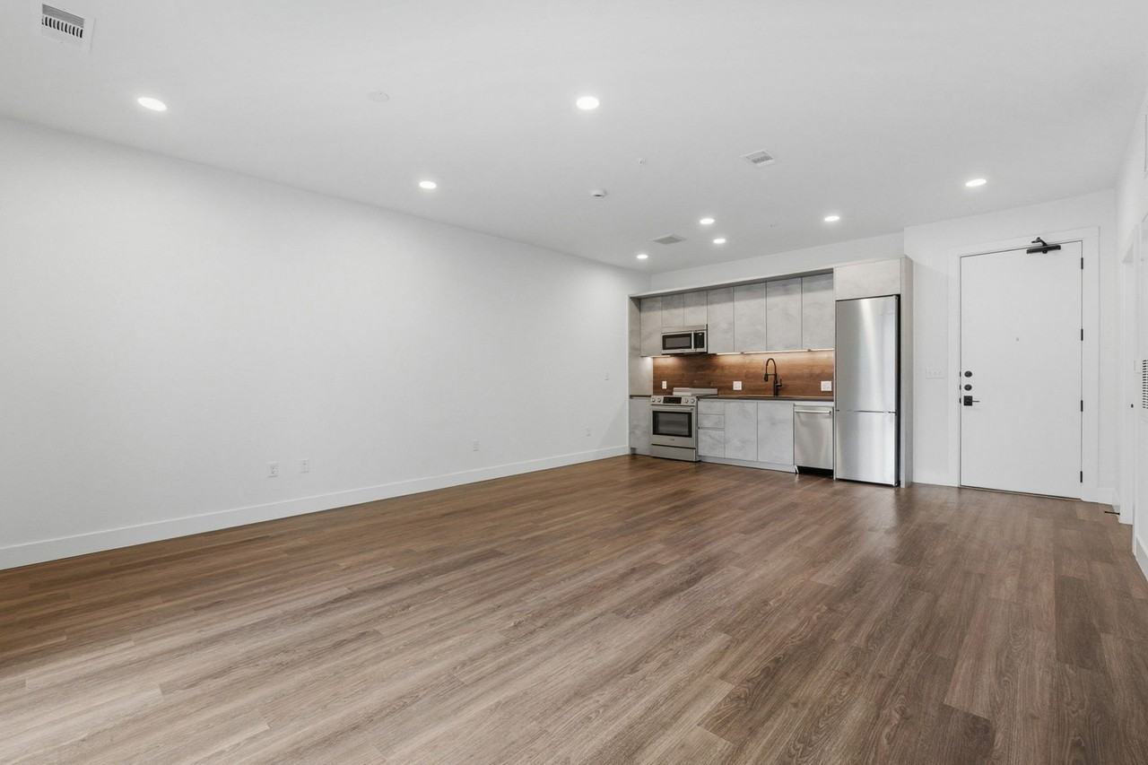 4315 S Congress Ave #202 - Photo 4 of 39