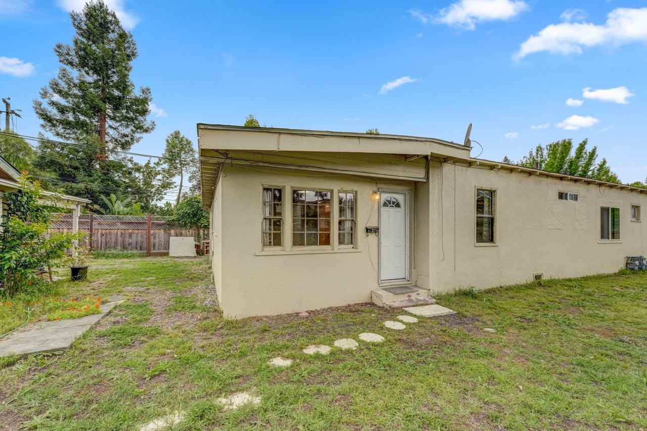 812 Spring St #A - Photo 6 of 12