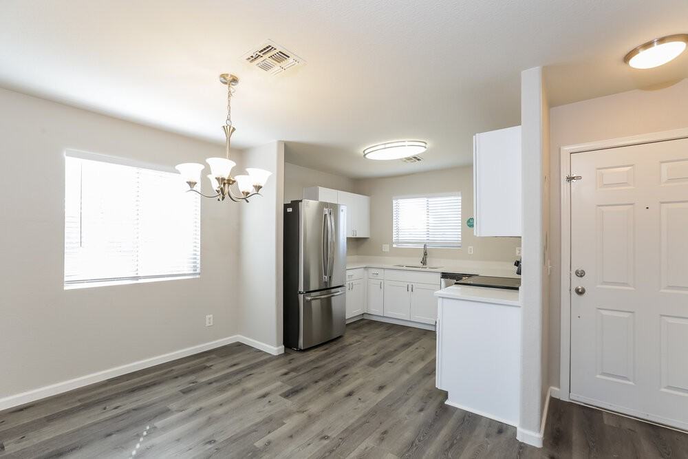 1074 E Silversmith Trl - Photo 7 of 16