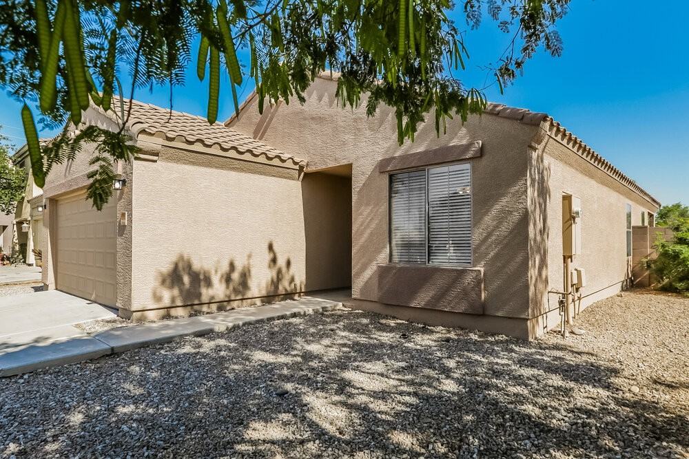 10632 W Sonora St - Photo 3 of 16