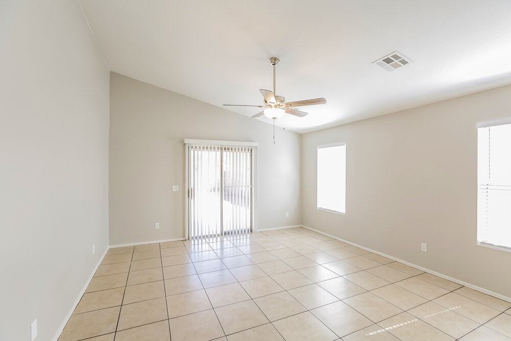 10632 W Sonora St - Photo 4 of 16