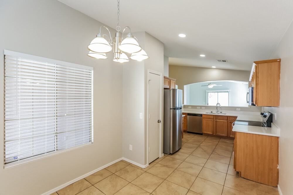 10632 W Sonora St - Photo 6 of 16