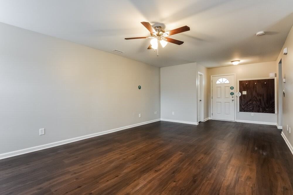 4027 Taylor Oaks Dr - Photo 4 of 15