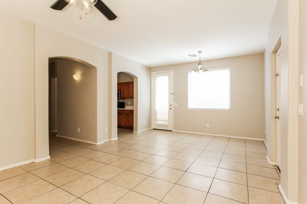 6525 W Monroe St - Photo 5 of 17