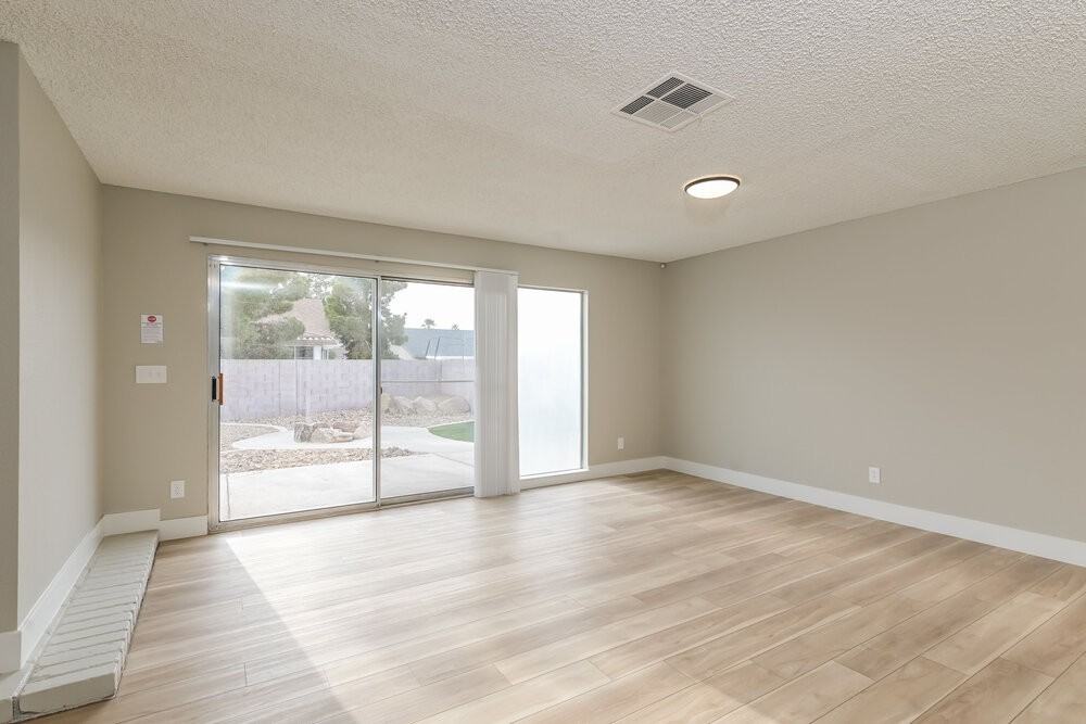 832 Cherry Dr - Photo 4 of 16