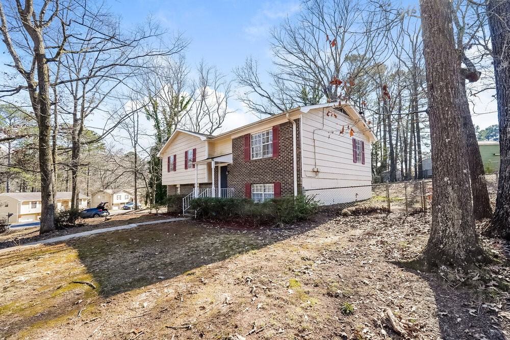 1920 Croydon Cir - Photo 2 of 25