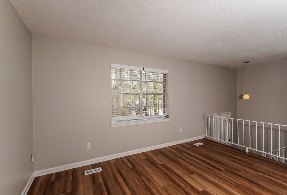 1920 Croydon Cir - Photo 4 of 25
