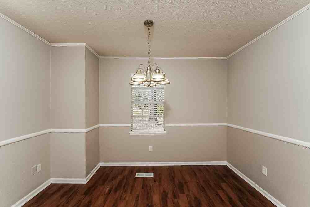 1920 Croydon Cir - Photo 6 of 25