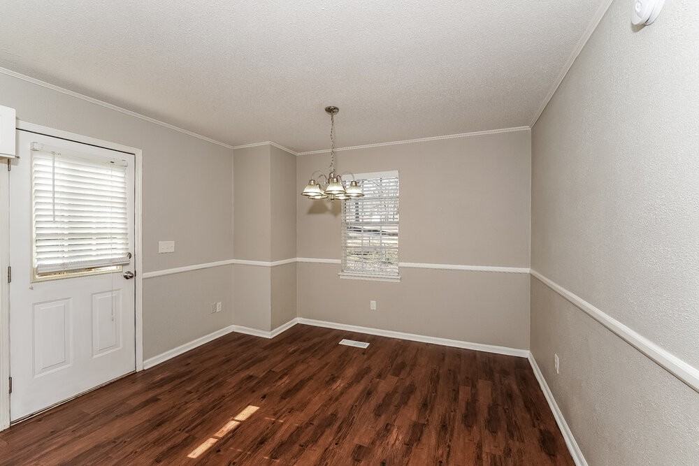 1920 Croydon Cir - Photo 7 of 25