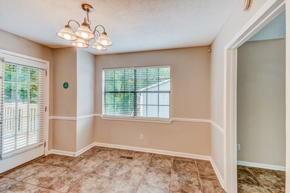 5249 Dresden Rd - Photo 5 of 17