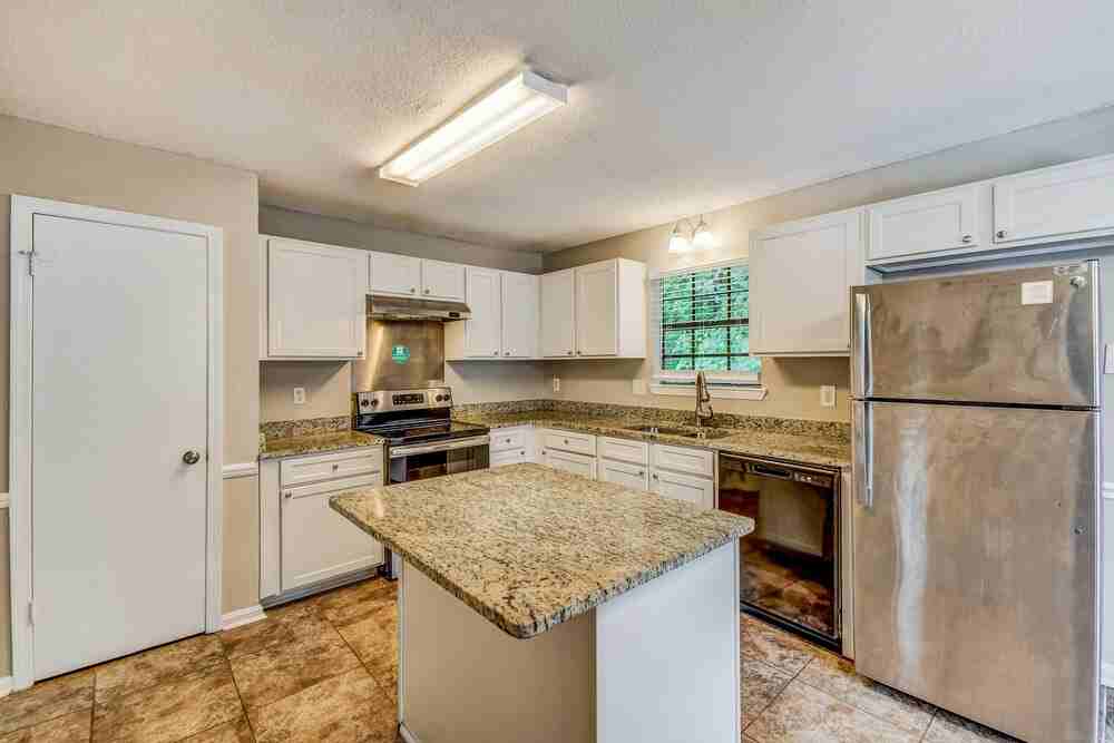 5249 Dresden Rd - Photo 6 of 17