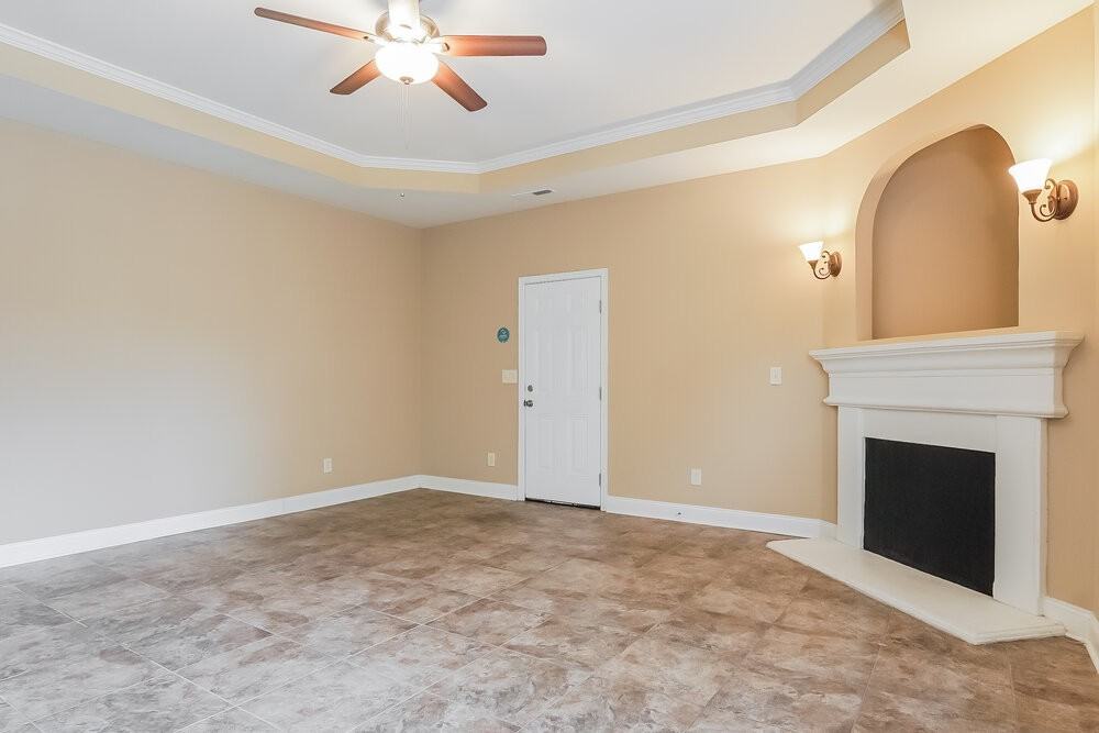 4493 Canterbury St - Photo 5 of 16