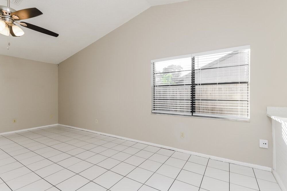 3172 Burlington Dr - Photo 5 of 16