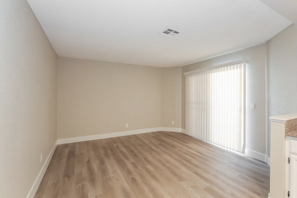 1403 Harmony Hill Dr - Photo 5 of 17