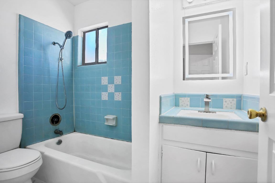 132 W 18th St - Photo 6 of 20