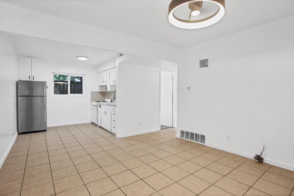 132 W 18th St - Photo 7 of 23