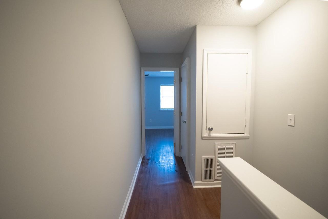 944 Bonham Ave - Photo 4 of 30