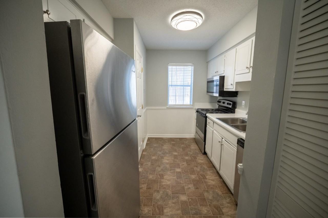 944 Bonham Ave - Photo 5 of 30