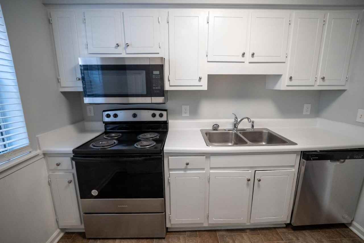 944 Bonham Ave - Photo 6 of 30